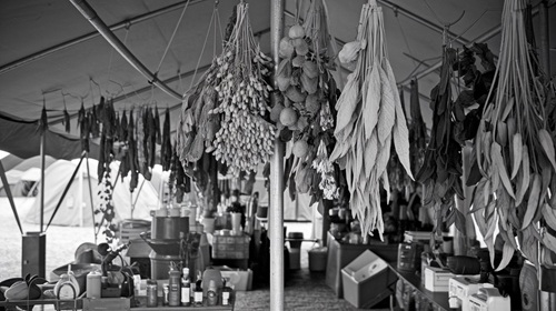 a-black-and-white-photograph-from-1943-o_xijuB1_vR46vh6lYJmwRgA_S_B9rxRXRMawbaPnLxpKbA